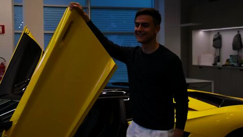 Paulo Dybala и Lamborghini Aventador S Roadster