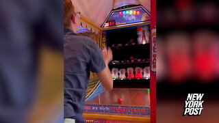 How to win Down the Clown? Watch this arcade master