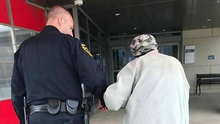 Police Officer Gives Elderly Man Ride To Visit His Wife In The Hospital