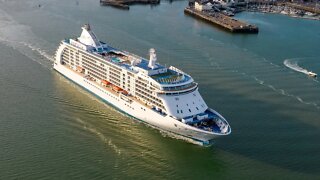 Test upload. Regent seven seas Voyager cruise ship 4k footage Southampton 15/07/2022