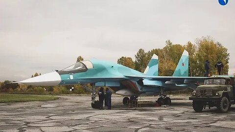 Novos caças-bombardeiros Sukhoi Su-34M entregues hoje pela UAC ao Ministério da Defesa Russo.