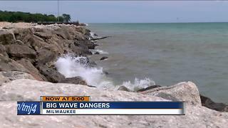 Big waves make Lake Michigan unsafe for swimming