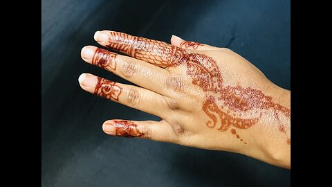 Hand modeling with henna