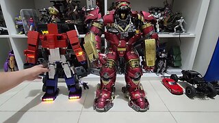 Robosen Optimus Prime - Size Comparison with other figures. #robosen #optimusprime #hottoys