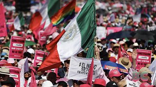 Mexico protesters in mass rally against electoral changes
