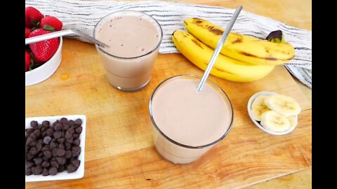 PEANUT BUTTER BANANA SMOOTHIE just 4-ingredients
