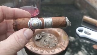 Montecristo Platinum Series Toro New World Cigar