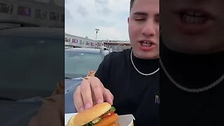 MERITA CEL MAI SCUMP BURGER DE LA MCDONALDS ? #oguritamica #mancare #mancaciosul