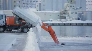 Kreativ måde at fjerne sne på i Japan