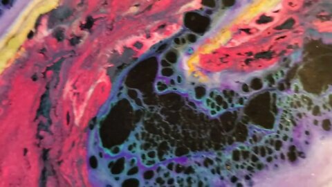 stunning ring pour with a fantastic Ribbon. explosion of cells #fluidart #tarastravelingpaints