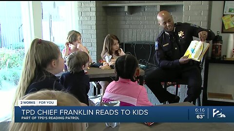 Chief Franklin Reads to Kids as Part of TPD's Reading Patrol