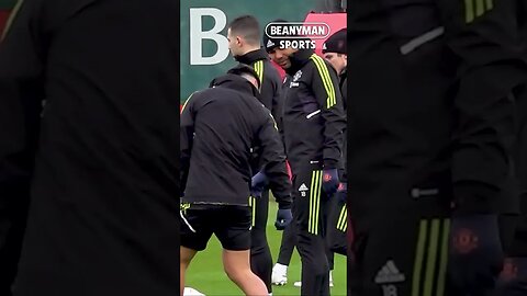 What’s going on here? 😂 Casemiro and Lisandro Martinez have fun in Man Utd training today