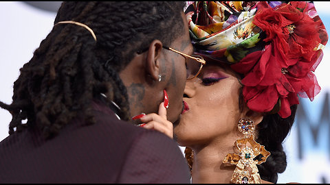 Cardi B & Offset OFFICIALLY Back Together!