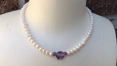 DIY necklace tutorials: make a freshwater pearl choker necklace with amethyst