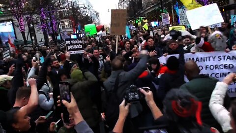 FREEDOM PROTESTERS BRING OXFORD STREET TO A STAND STILL 18 DEC 2021 #worldwidefreedomrally