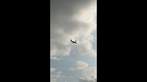 Plane on approch to O'Hare airport.
