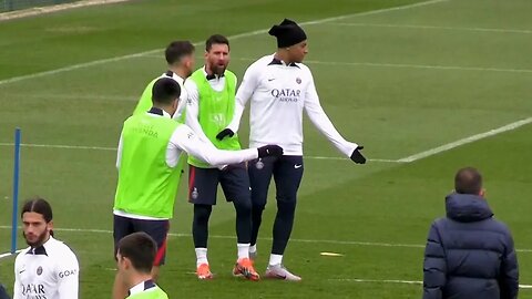 Lionel Messi and Kylian Mbappe train as PSG prepare to host second-placed Lens in Ligue 1