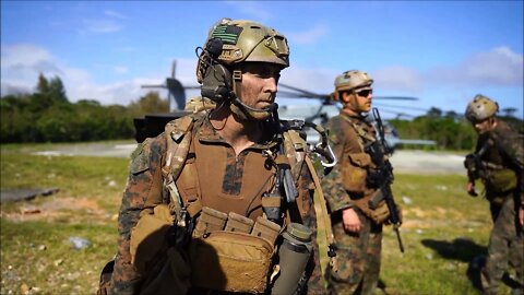 Recon Marines Conduct Amphibious Operations