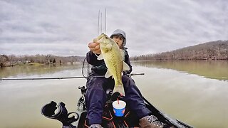Grinding Out Cold Muddy Water Bass!