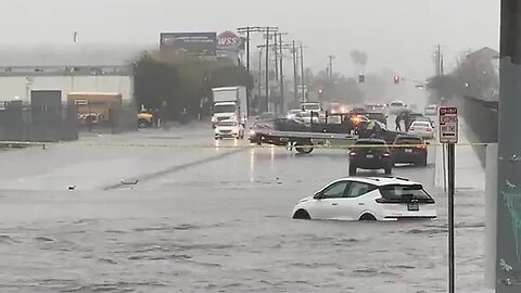 Avoid Vineland Avenue in North Hollywood next to Hollywood Burbank Airport...