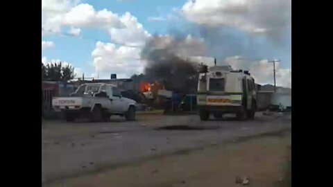 Looting continues unabated in Mahikeng uprising (ytE)