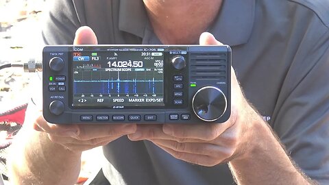 🎙️ My New ICOM IC-705, HF/VHF/UHF All Mode Portable Ham Radio, I LOVE IT!!! Let's Make A Contact 📻