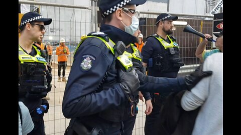 Police getting very physically pushy to both males and females. Melbourne 25 06 2022