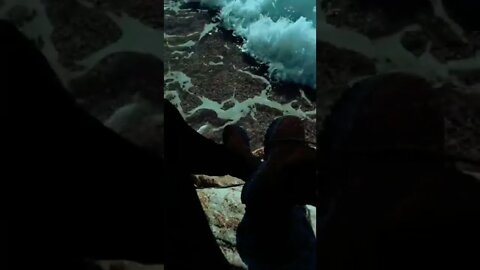 Ocean | Ocean Waves Hitting Rocks |