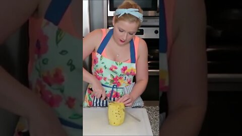 #pineapple #knifeskills #howtocutpineapple #fruitcutting #annanas