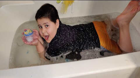 Crayola Bath Slime: Getting in The Bath With Slime