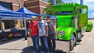 14-year-old shows dream truck at Super Rigs with Dad's help!