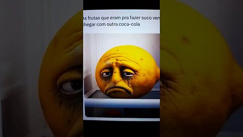 As frutas na geladeira e você chegando com a coca cola