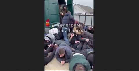 Men trying to escape conscription in Ukraine caught at the border