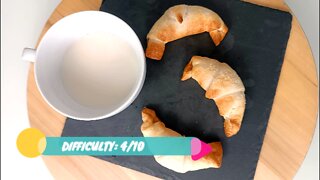 mini apricot croissant !! Try them for breakfast, they are very easy to prepare!