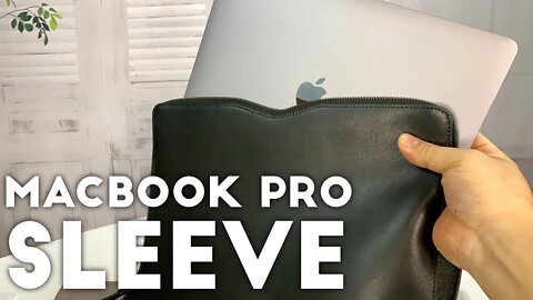 Mujjo Leather Sleeve Case for the Macbook Pro 13