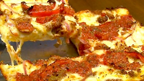 Top 4 Yummy Pizzerias Across America
