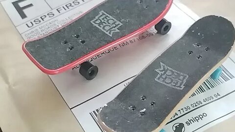 Unboxing My Very 1st Professional Fingerboard Deck!