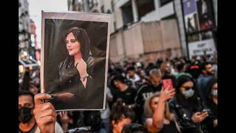 Iranian women cut hair in protest to death of Mahsa Amini