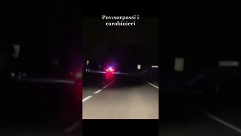 Auto sorpassa i carabinieri e ….