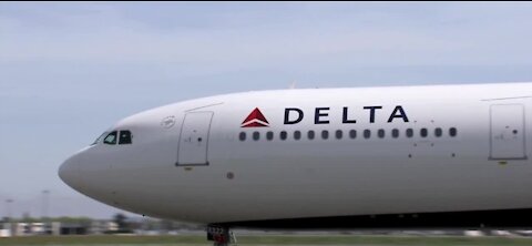 Delta bans 950 passengers for violating mask policy