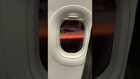 Have you seen sunset from a plane?? 😍😍