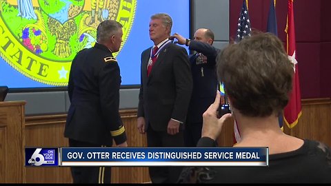 Governor Otter receives Distinguished Service Medal