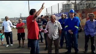 WATCH: Irate residents won’t allow Durban chemical plant to reopen following leak (dMp)