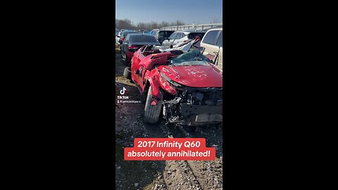 Infinity Q60 has been pancaked #crash
