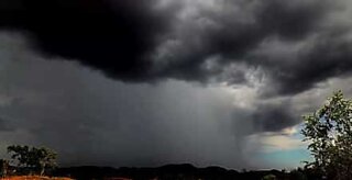 Time-lapse shows storm in Australia