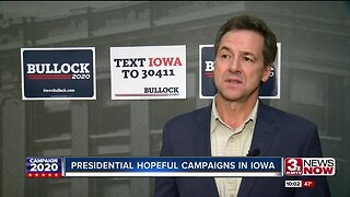Presidential hopeful campaigns in Iowa