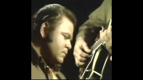 Roy Clark - Yesterday When I Was Young - 1969