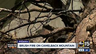 Brush fire threatens homes on Camelback Mountain in Phoenix