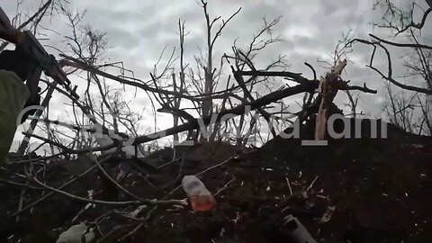 GoPro footage of Russians 🇷🇺 storming 🇺🇦 trenches.