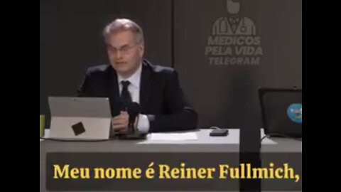 Advogado Reiner Fullmich faz o pronunciamento de abertura do Tribunal do Júri da Opinião Pública